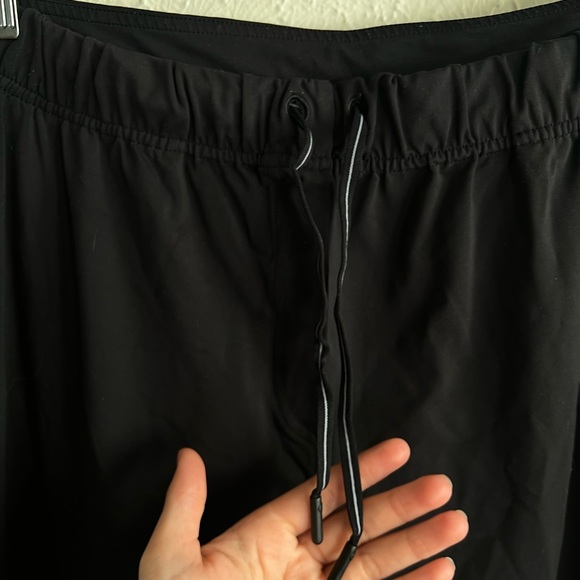 Lululemon On the Go Pant - Picture 3 of 5
